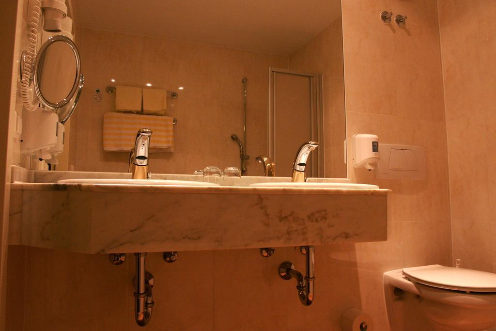 Landhotel Hallnberg فالبيرتسكيرشن الغرفة الصورة
